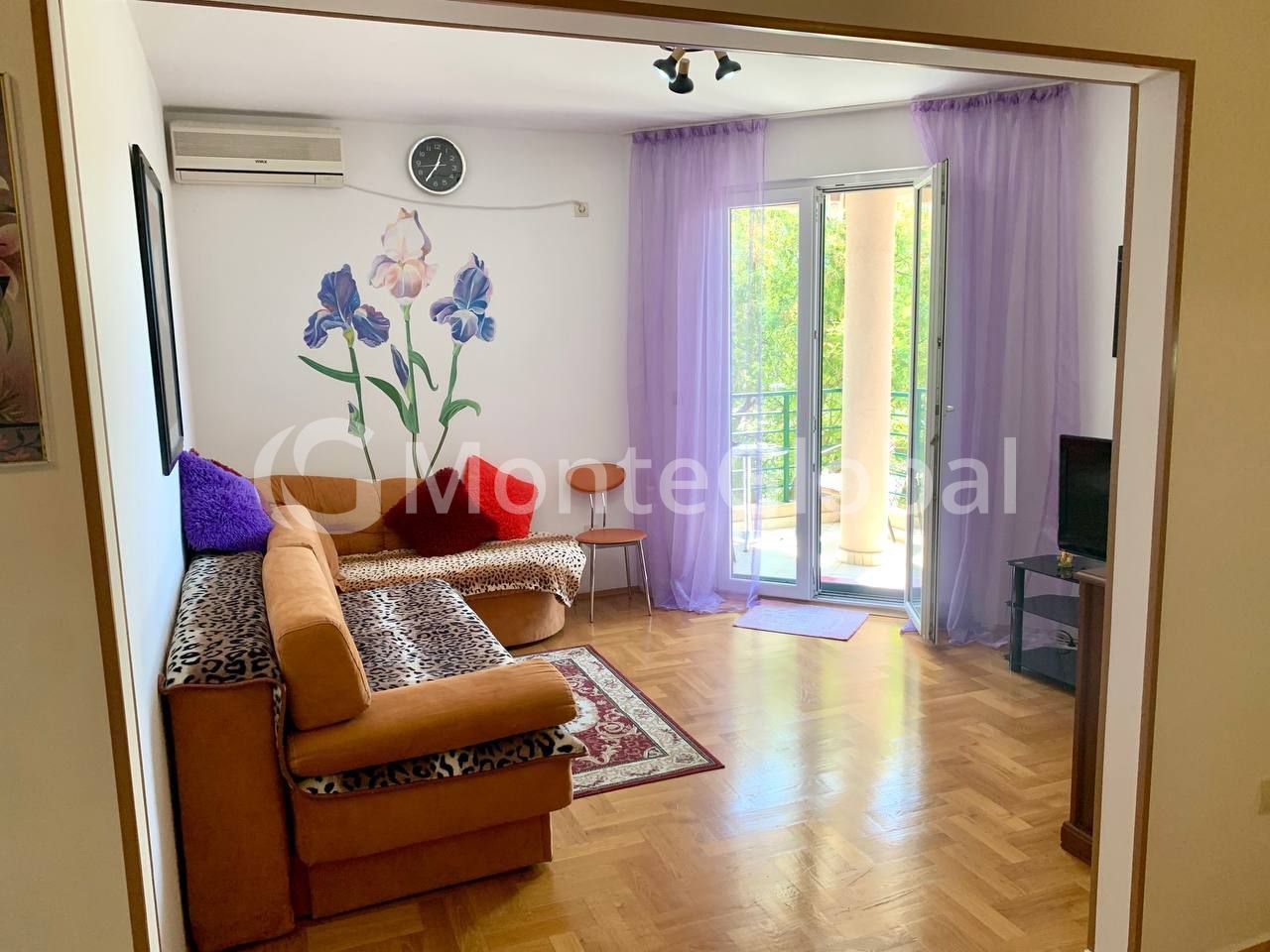 Piso en Petrovac, Montenegro, 51 m² - imagen 1