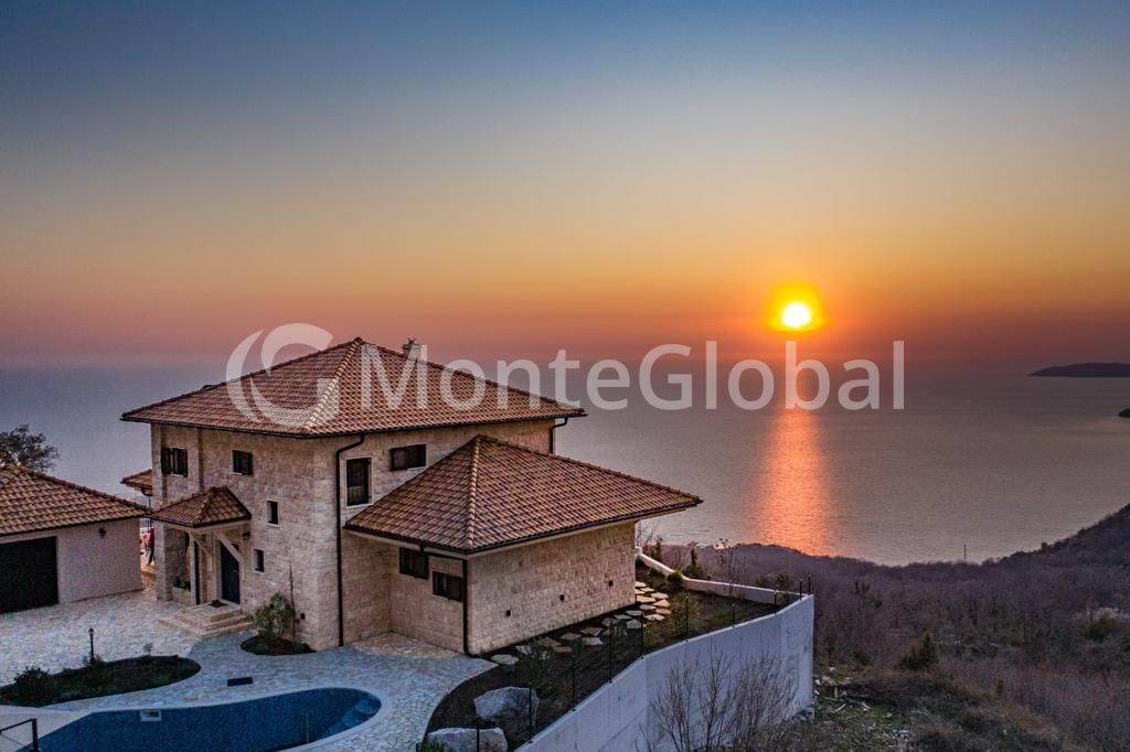 Villa à Budva, Monténégro, 185 m² - image 1