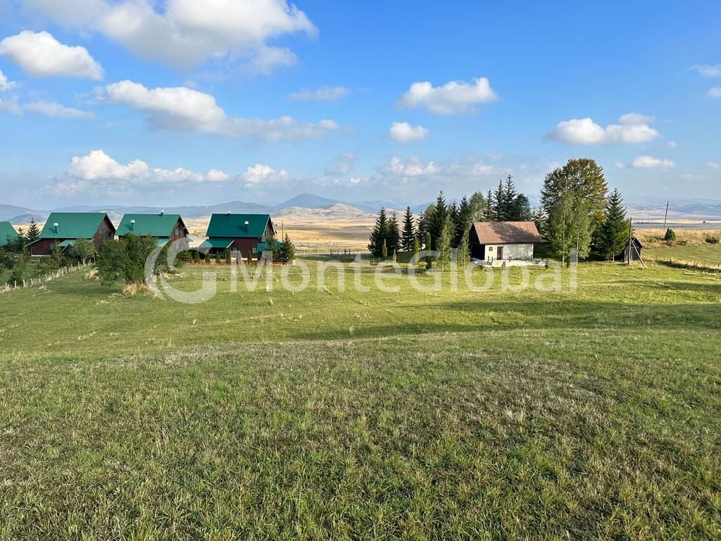 Land in Zabljak, Montenegro, 4 000 m² - picture 1