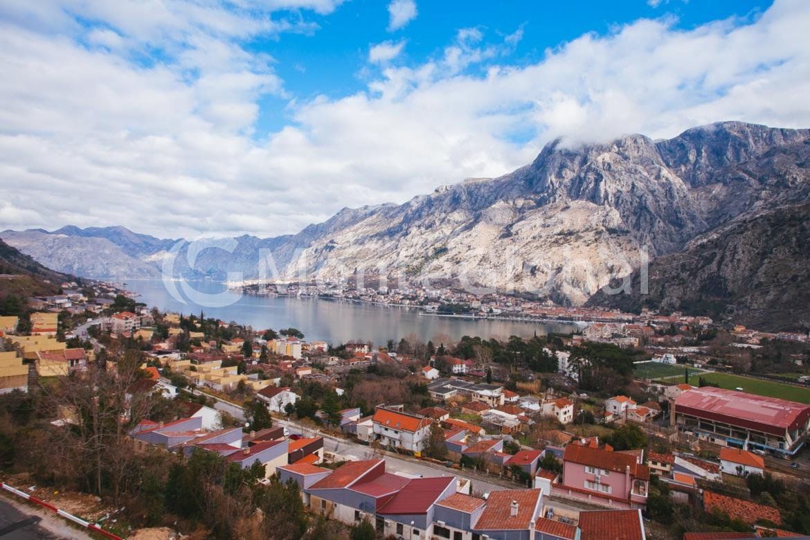 Wohnung in Kotor, Montenegro, 599 m² - Foto 1