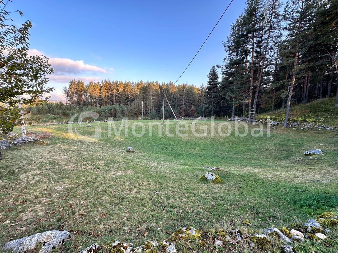 Land in Zabljak, Montenegro, 2 800 m² - picture 1