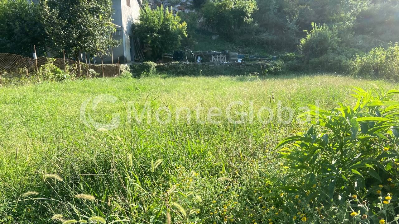 Land in Bar, Montenegro, 700 m² - picture 1