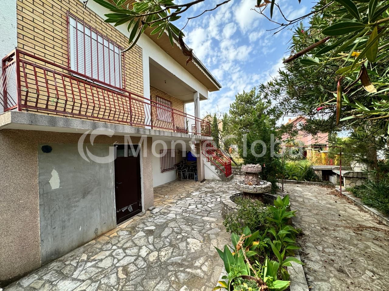 Haus in Dobra Voda, Montenegro, 100 m² - Foto 1