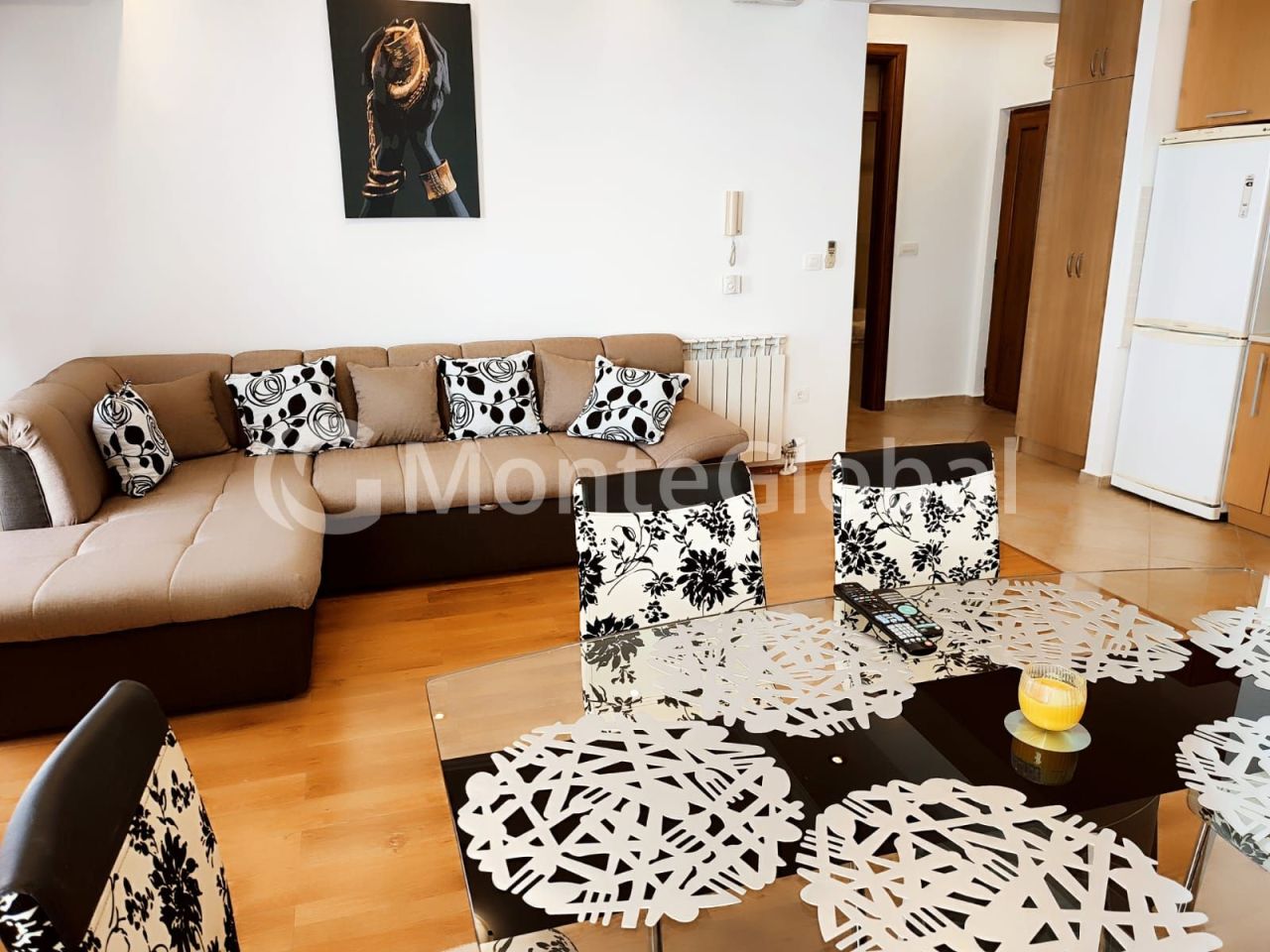Appartement à Dobra Voda, Monténégro, 63 m² - image 1