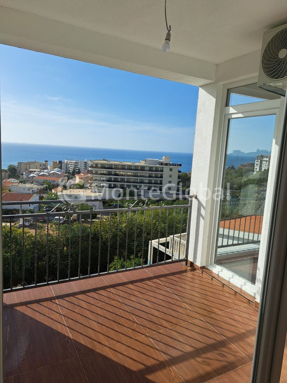 Wohnung in Dobra Voda, Montenegro, 68 m² - Foto 1