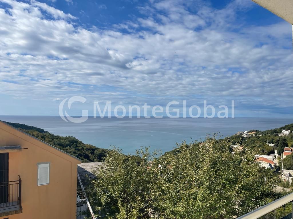 Flat in Ulcinj, Montenegro, 35 m² - picture 1