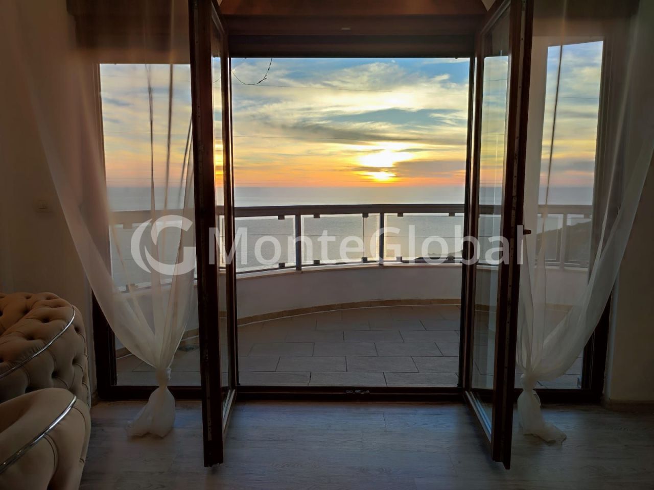 Wohnung in Dobra Voda, Montenegro, 102 m² - Foto 1