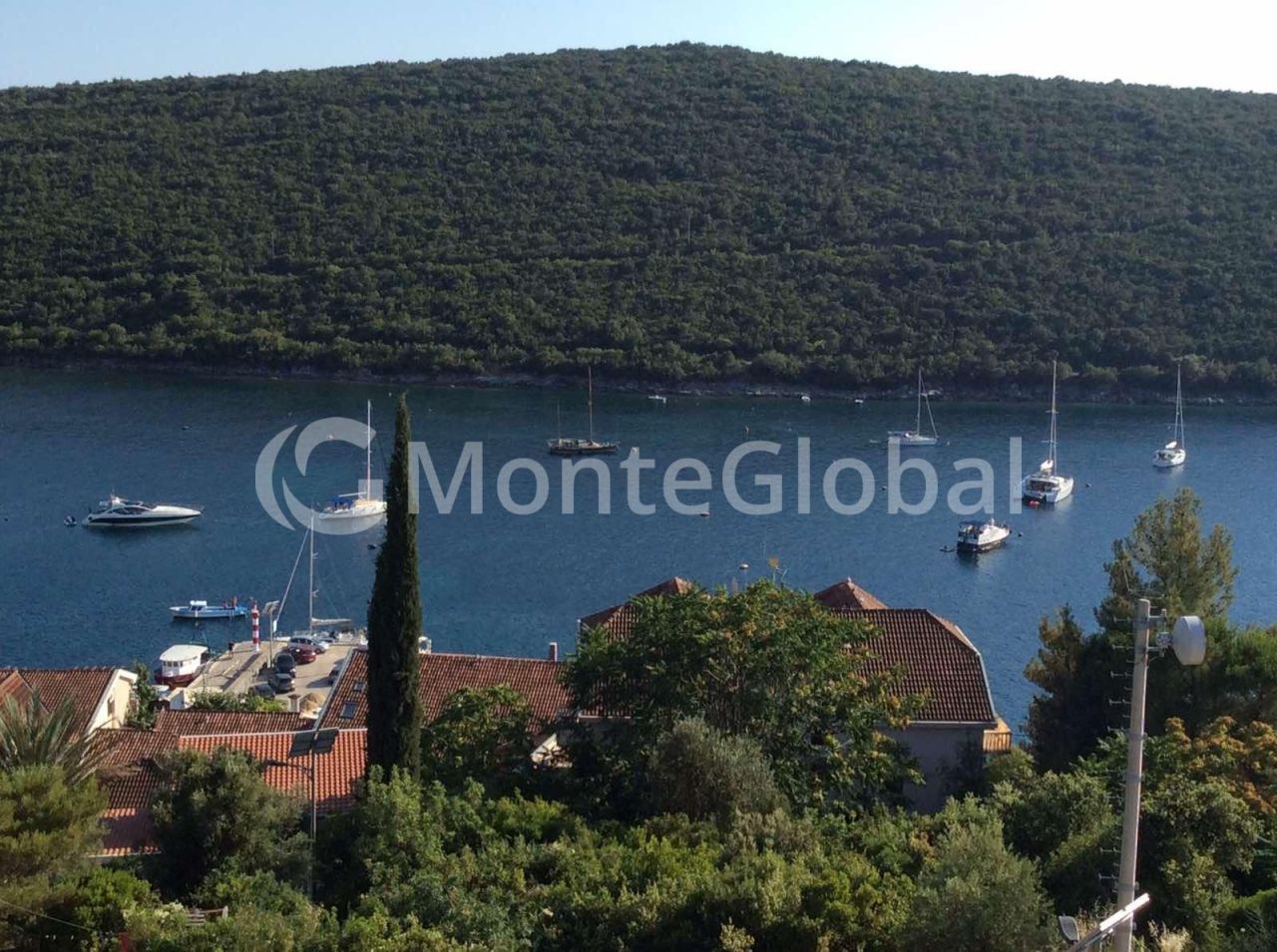 Appartement à Bigova, Monténégro, 80 m² - image 1