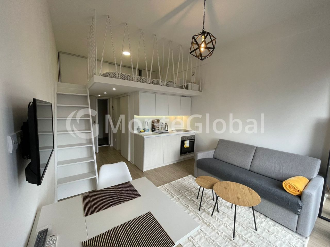 Piso en Tivat, Montenegro, 30 m² - imagen 1