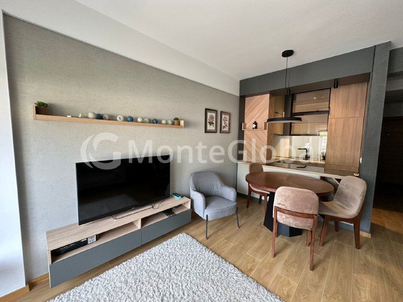 Piso en Budva, Montenegro, 58 m² - imagen 1