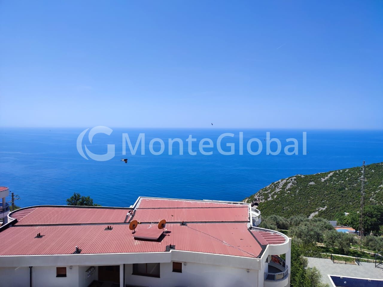 Piso en Dobra Voda, Montenegro, 113 m² - imagen 1