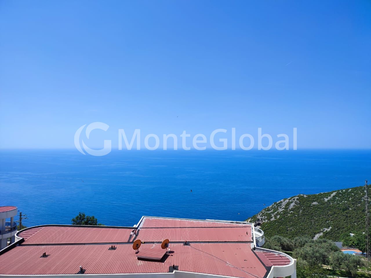 Appartement à Dobra Voda, Monténégro, 129 m² - image 1