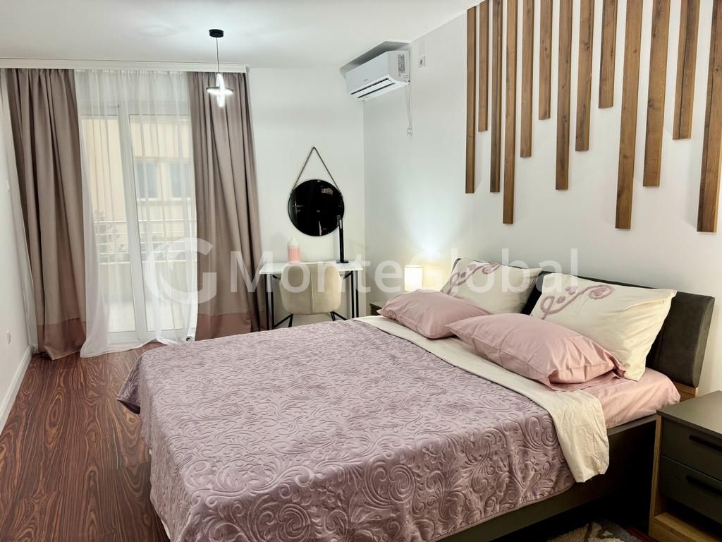 Piso en Petrovac, Montenegro, 85 m² - imagen 1