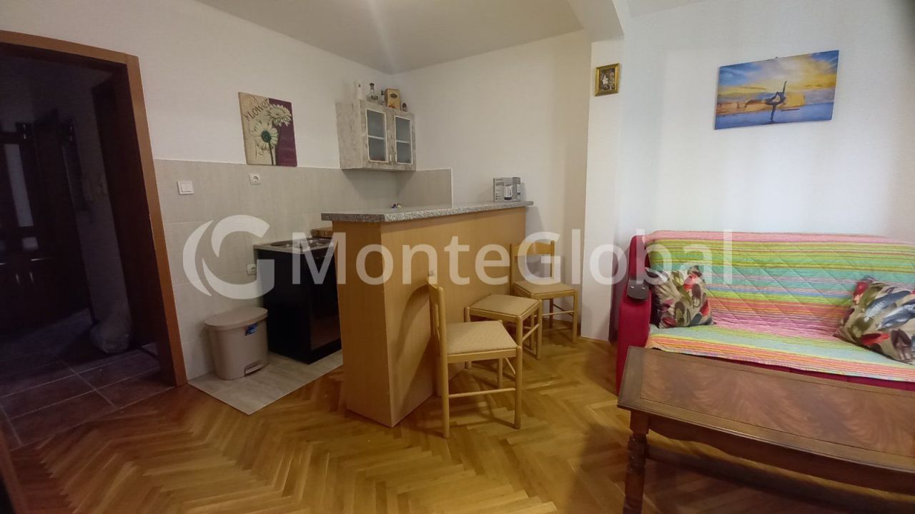 Flat in Budva, Montenegro, 50 m² - picture 1