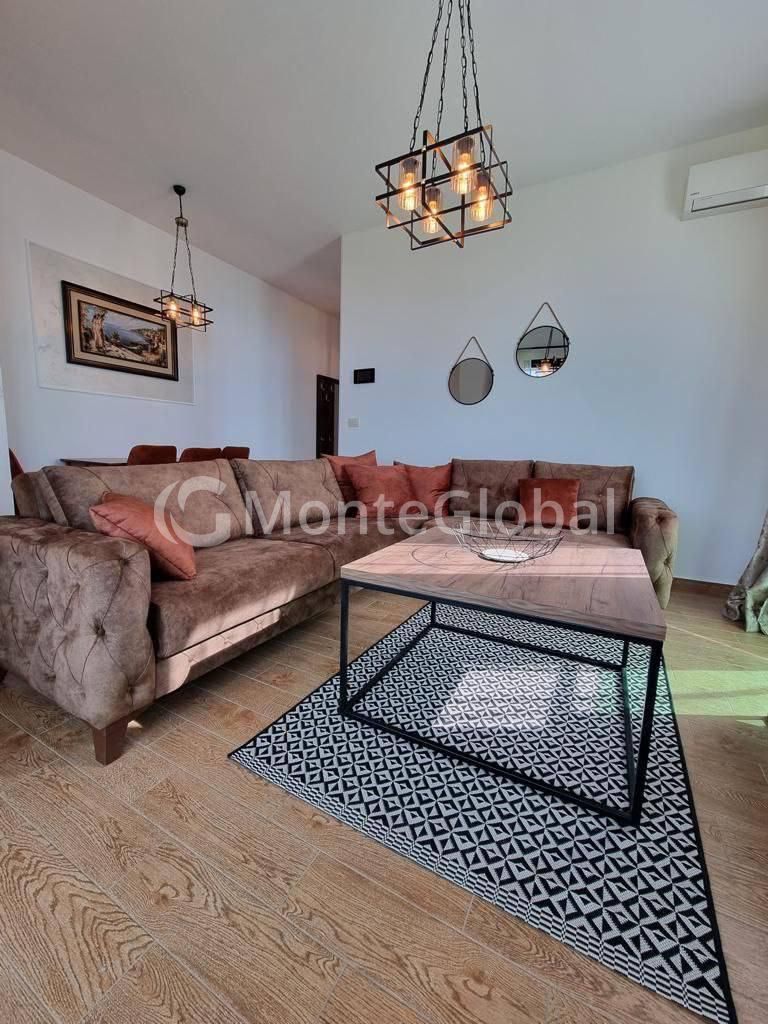 Piso en Becici, Montenegro, 72 m² - imagen 1