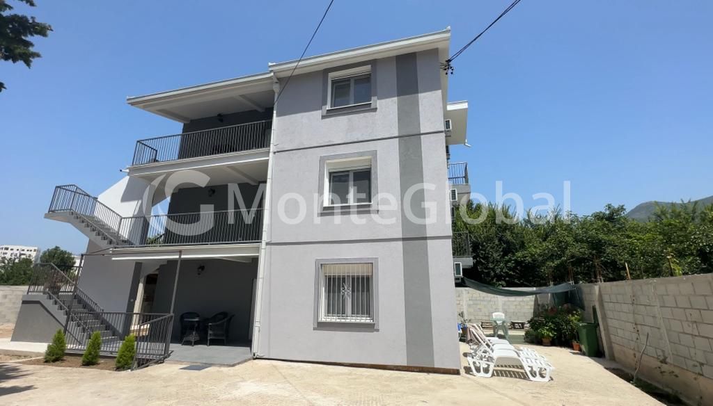 Casa en el Bar, Montenegro, 280 m² - imagen 1