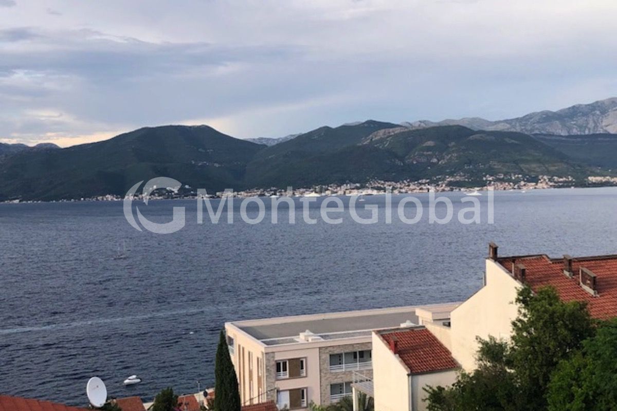 Villa à Krasici, Monténégro, 380 m² - image 1