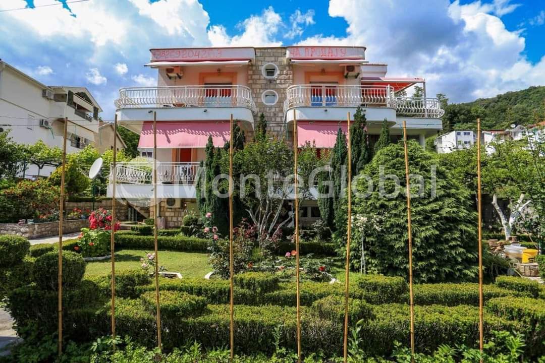 House in Bijela, Montenegro, 189 m² - picture 1