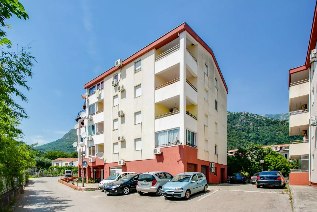 Flat in Budva, Montenegro, 90 m² - picture 1