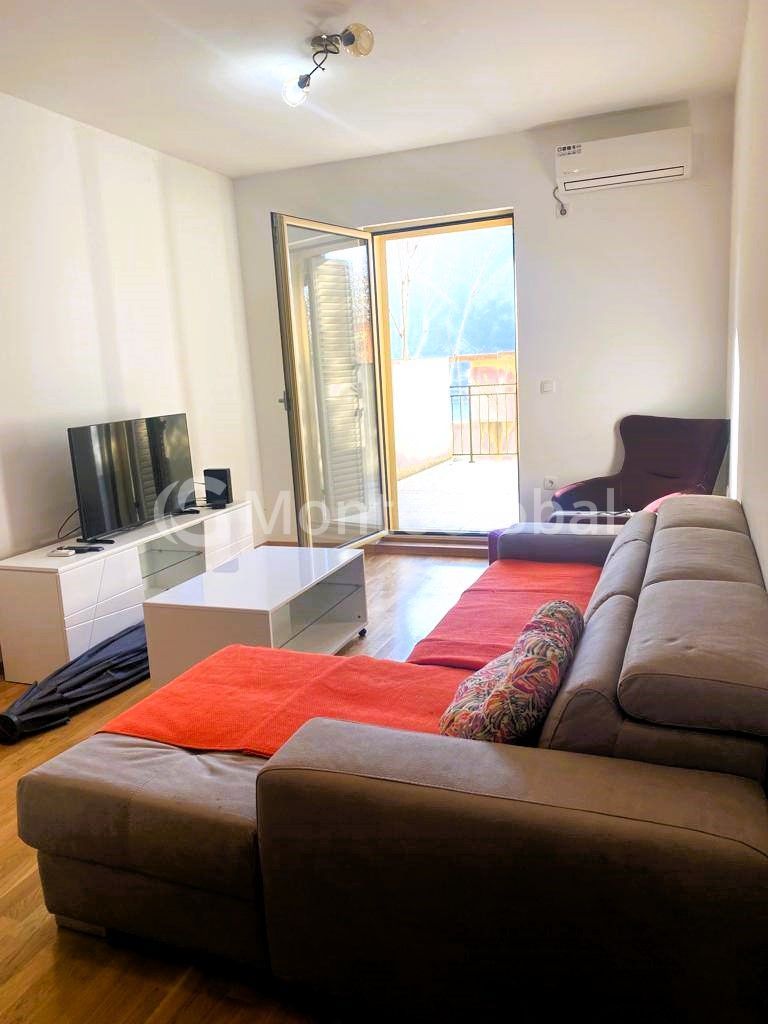 Piso en Dobrota, Montenegro, 78 m² - imagen 1