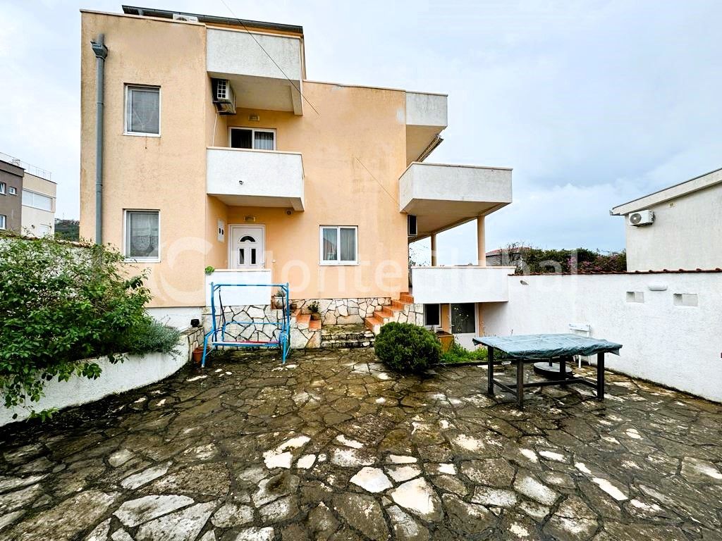 Maison Utekha, Monténégro, 260 m² - image 1