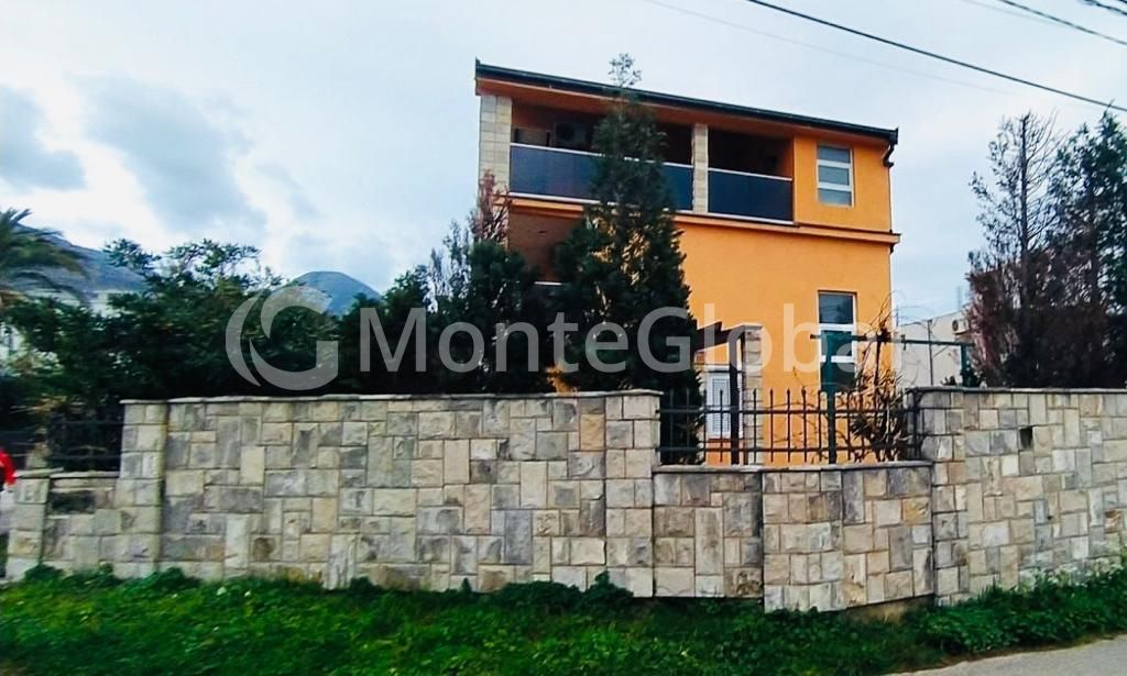 Maison à Sutomore, Monténégro, 270 m² - image 1