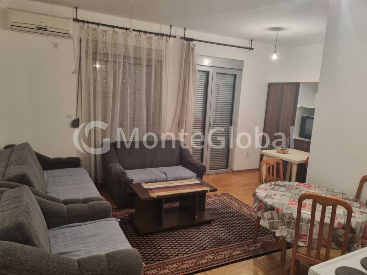 Piso en Budva, Montenegro, 38 m² - imagen 1