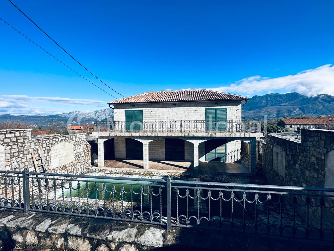 House in Dobrota, Montenegro, 190 m² - picture 1
