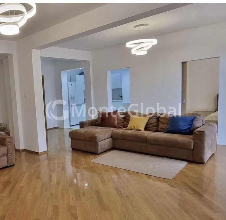 Wohnung in Budva, Montenegro, 140 m² - Foto 1