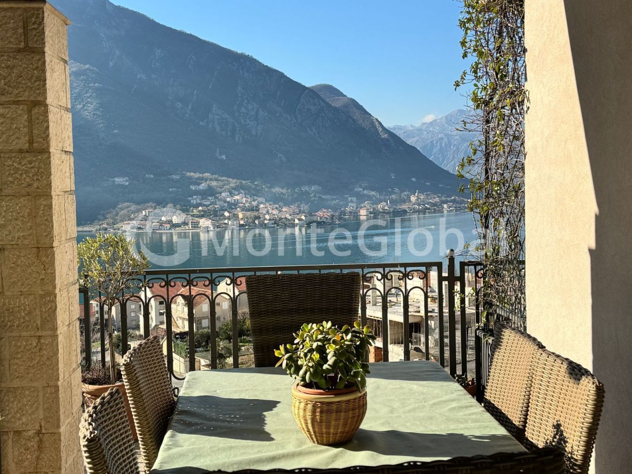 Haus in Kotor, Montenegro, 520 m² - Foto 1