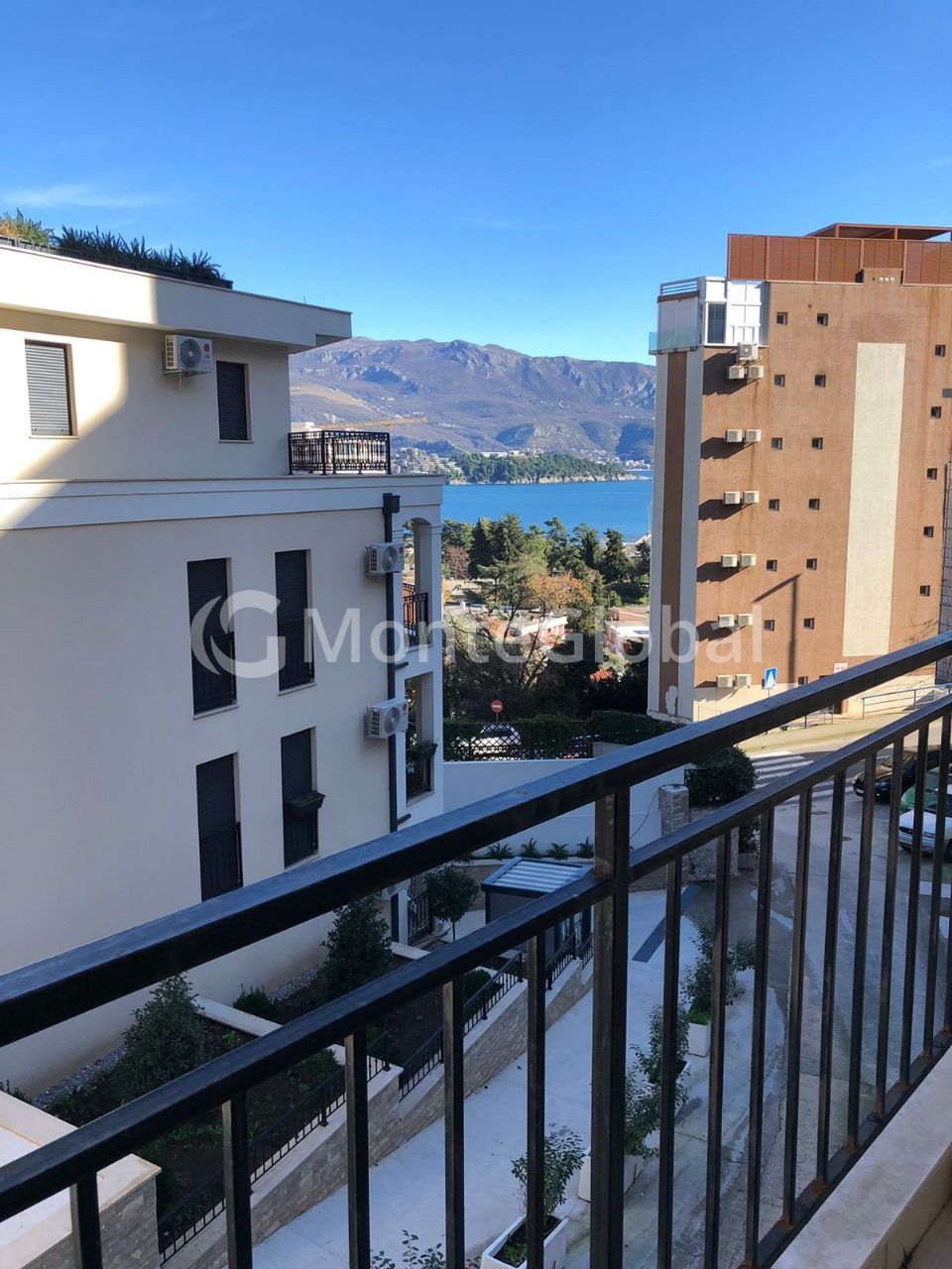 Flat in Budva, Montenegro, 31 m² - picture 1