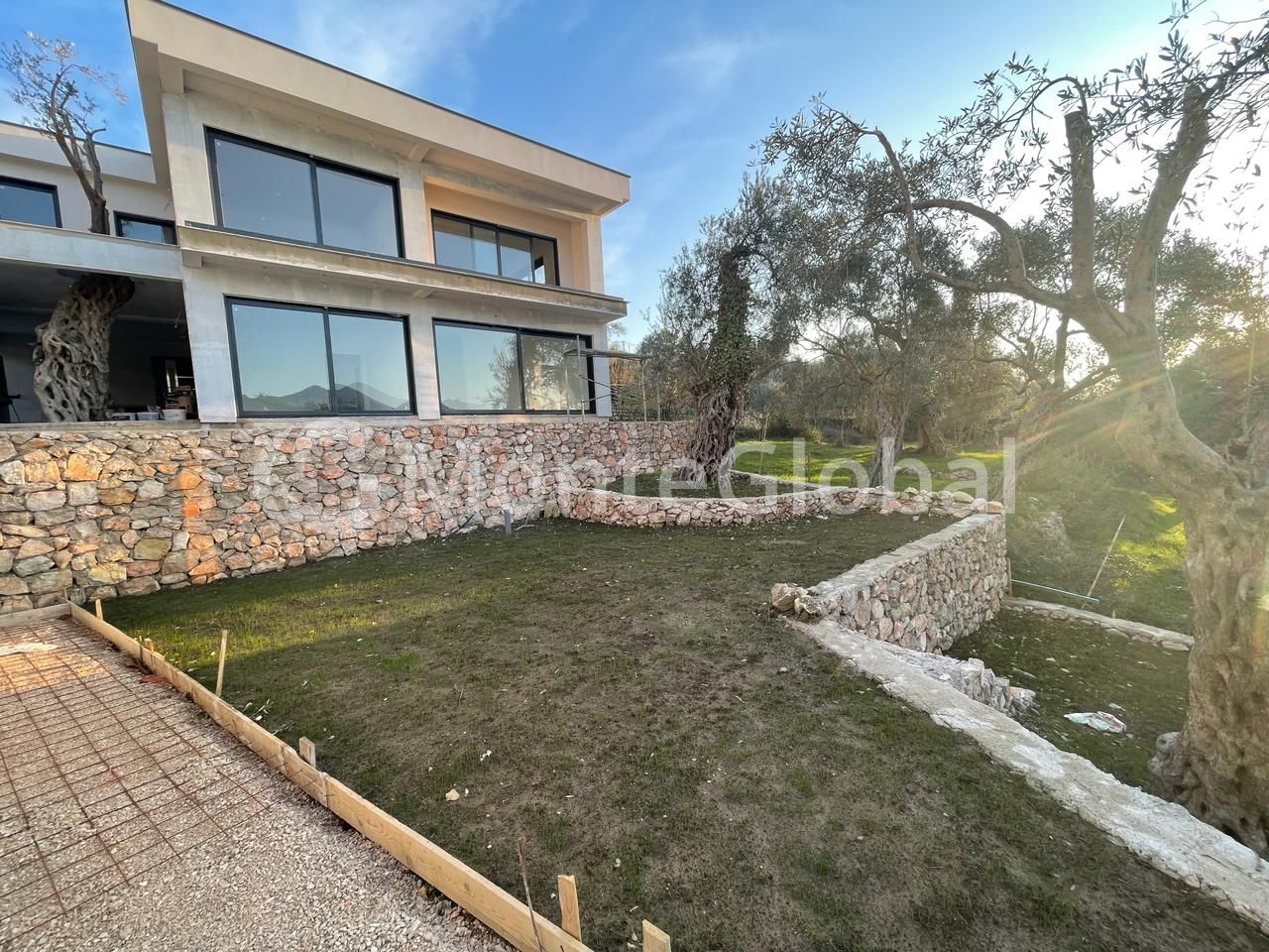 Haus in Bar, Montenegro, 174 m² - Foto 1