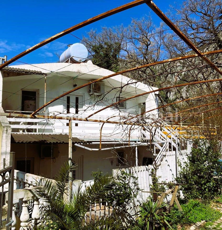 Haus in Sutomore, Montenegro, 99 m² - Foto 1