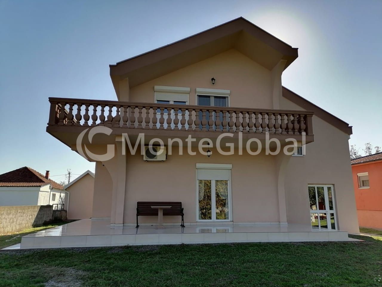 House in Podgorica, Montenegro, 350 m² - picture 1