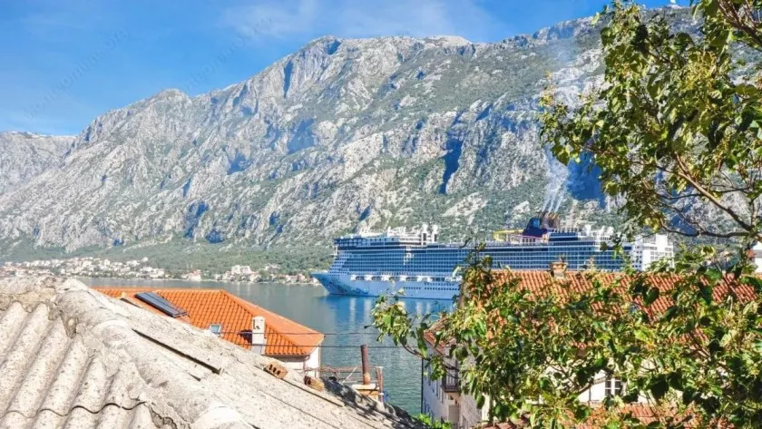 Casa en Kotor, Montenegro, 105 m² - imagen 1