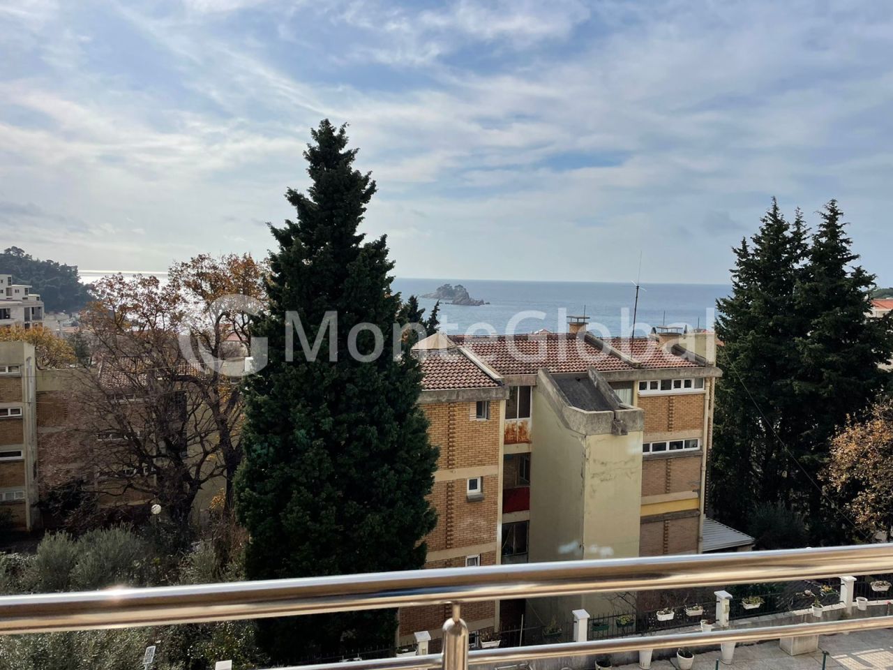 Wohnung in Petrovac, Montenegro, 64 m² - Foto 1
