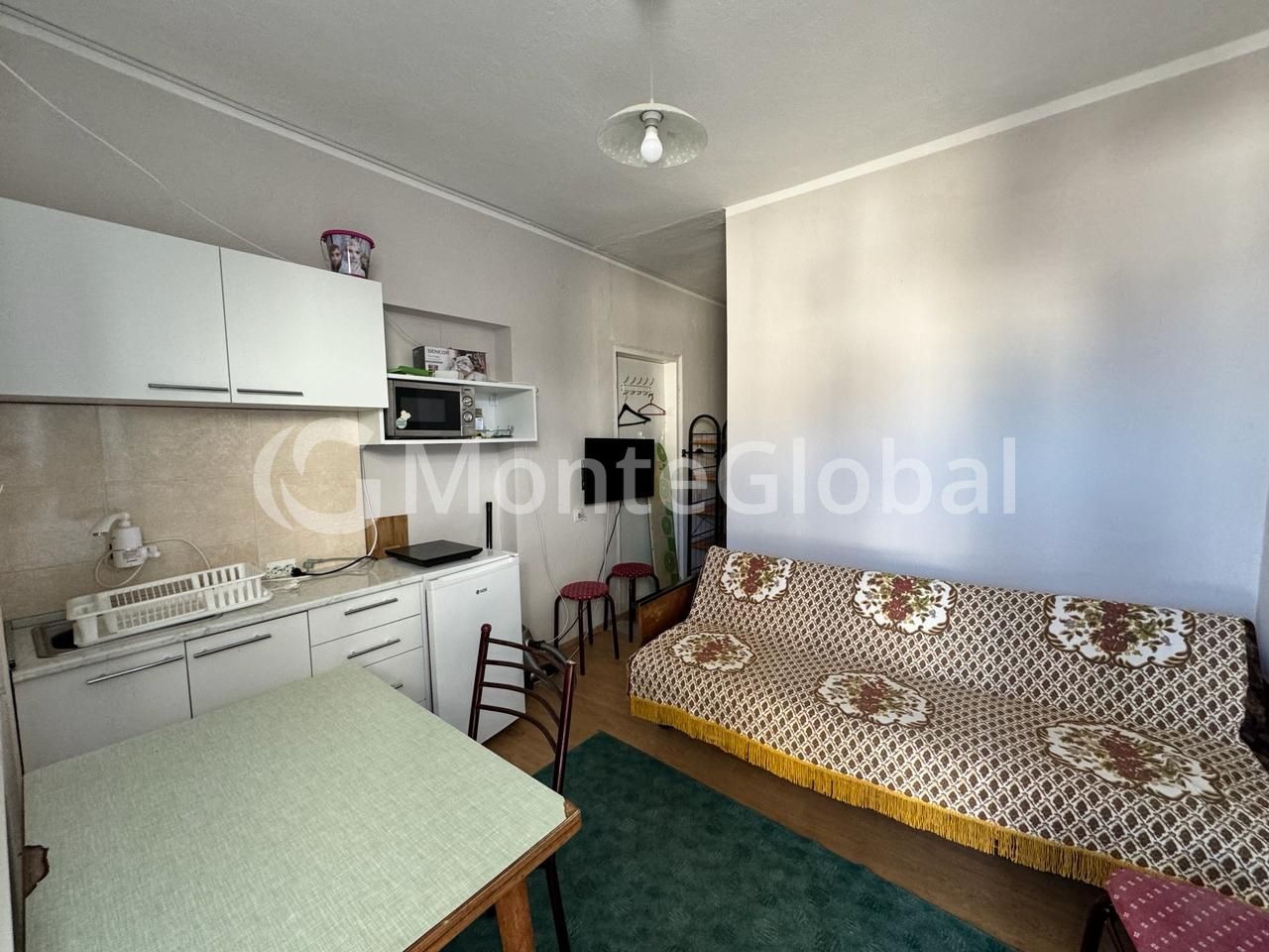 Piso en Sutomore, Montenegro, 61 m² - imagen 1