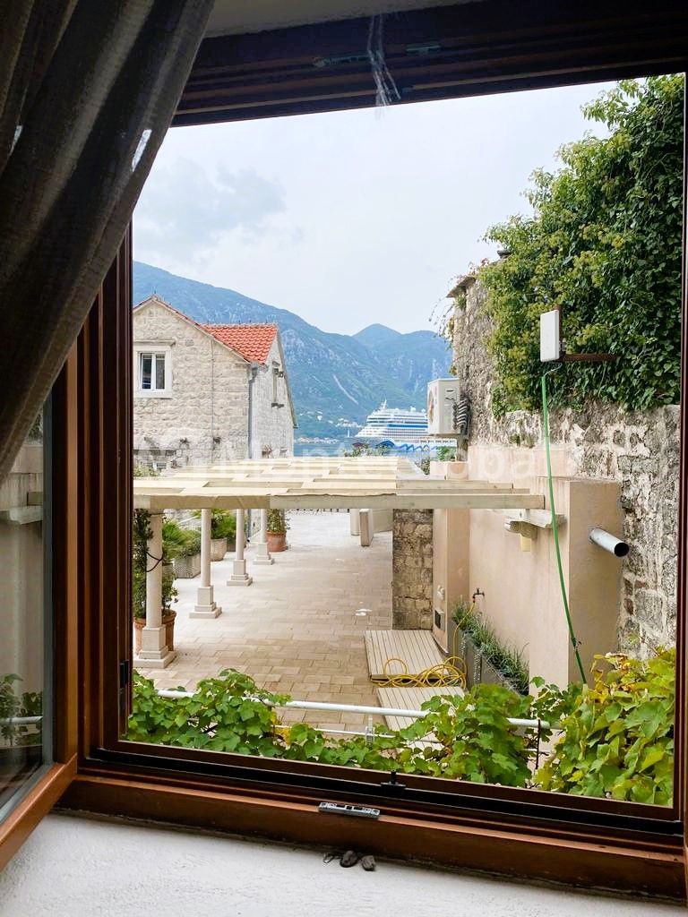 Appartement à Dobrota, Monténégro, 111 m² - image 1