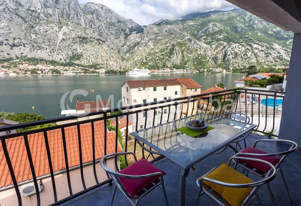 Flat in Kotor, Montenegro, 115 m² - picture 1