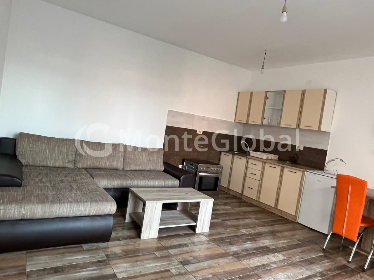 Piso en Budva, Montenegro, 50 m² - imagen 1