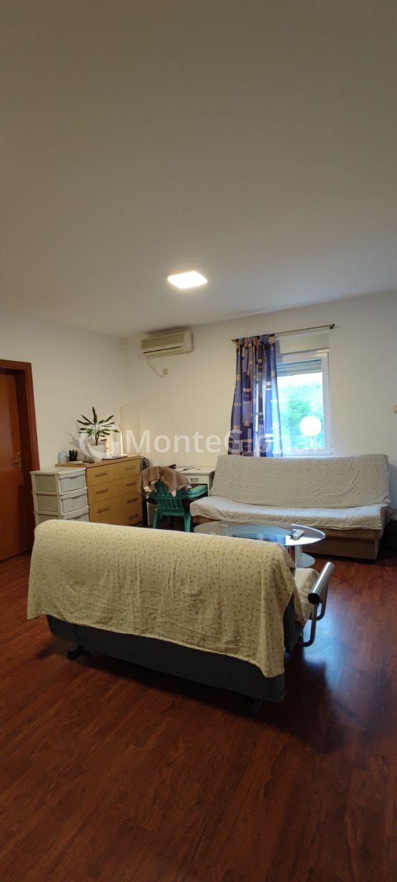 Wohnung in Budva, Montenegro, 44 m² - Foto 1