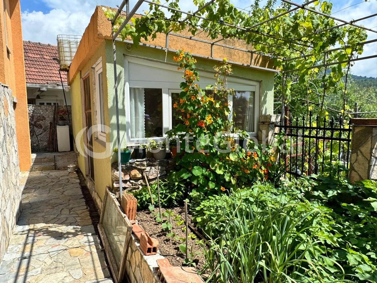 Casa en el Bar, Montenegro, 150 m² - imagen 1