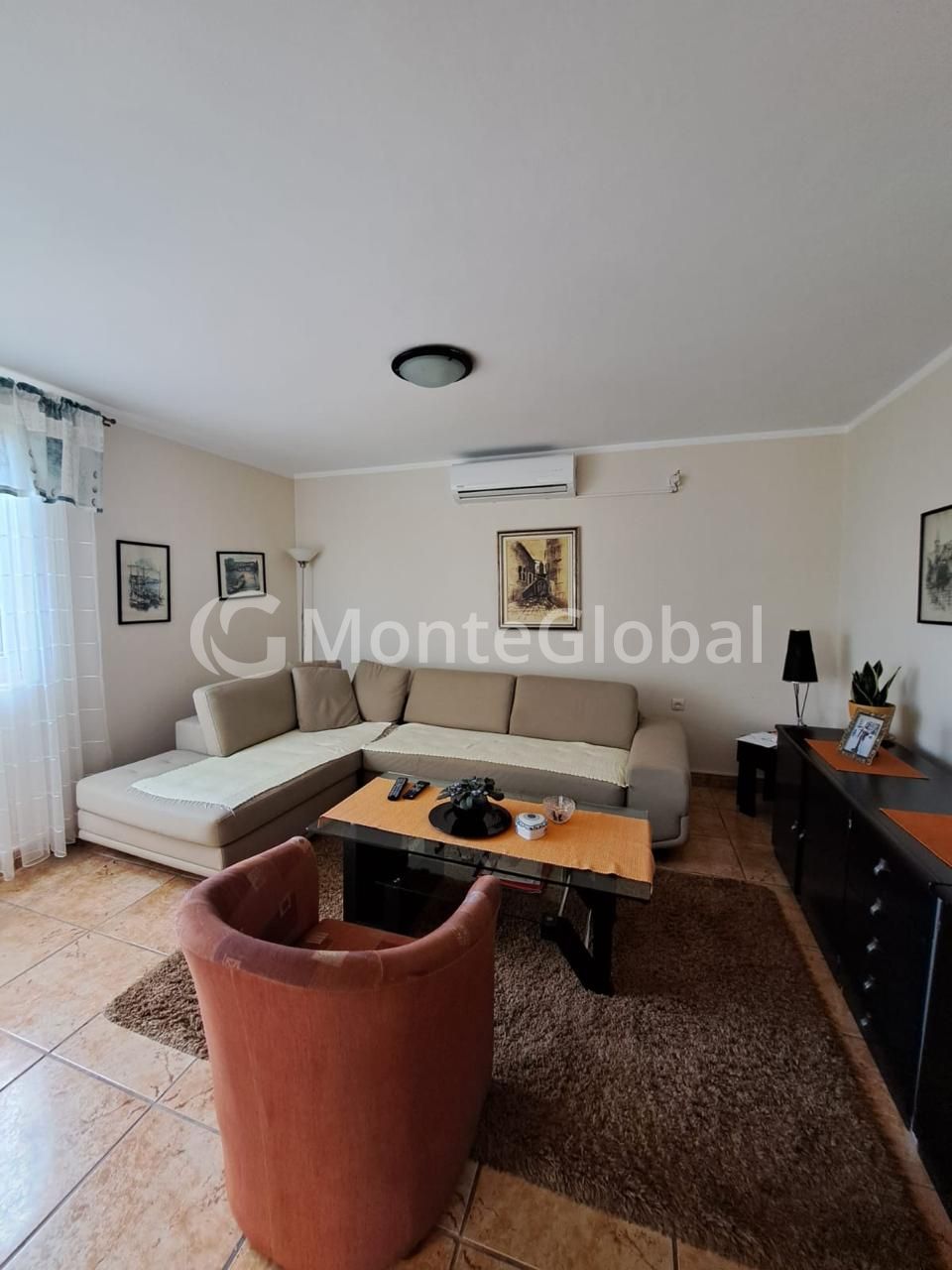 House in Bar, Montenegro, 350 m² - picture 1