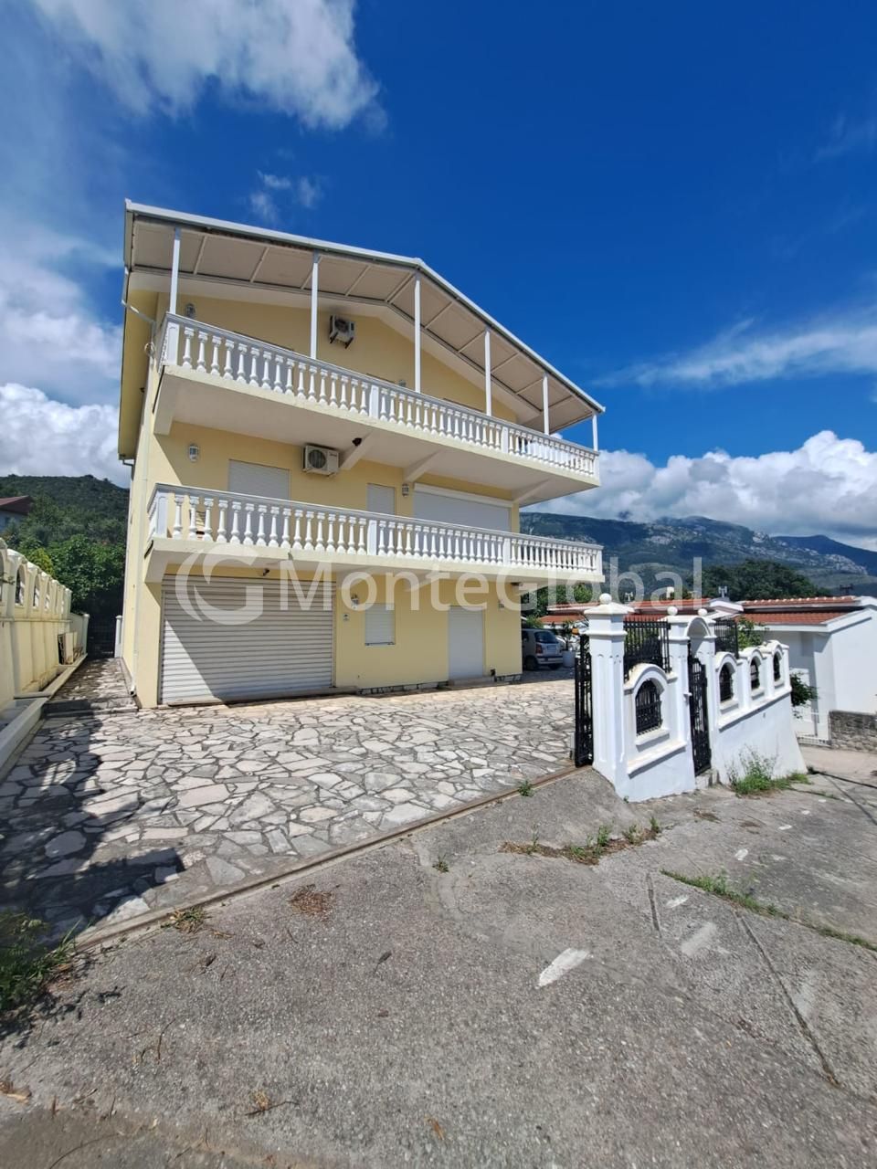 Maison à Sutomore, Monténégro, 355 m² - image 1