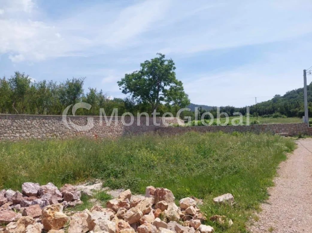 Land in Bar, Montenegro, 600 m² - picture 1