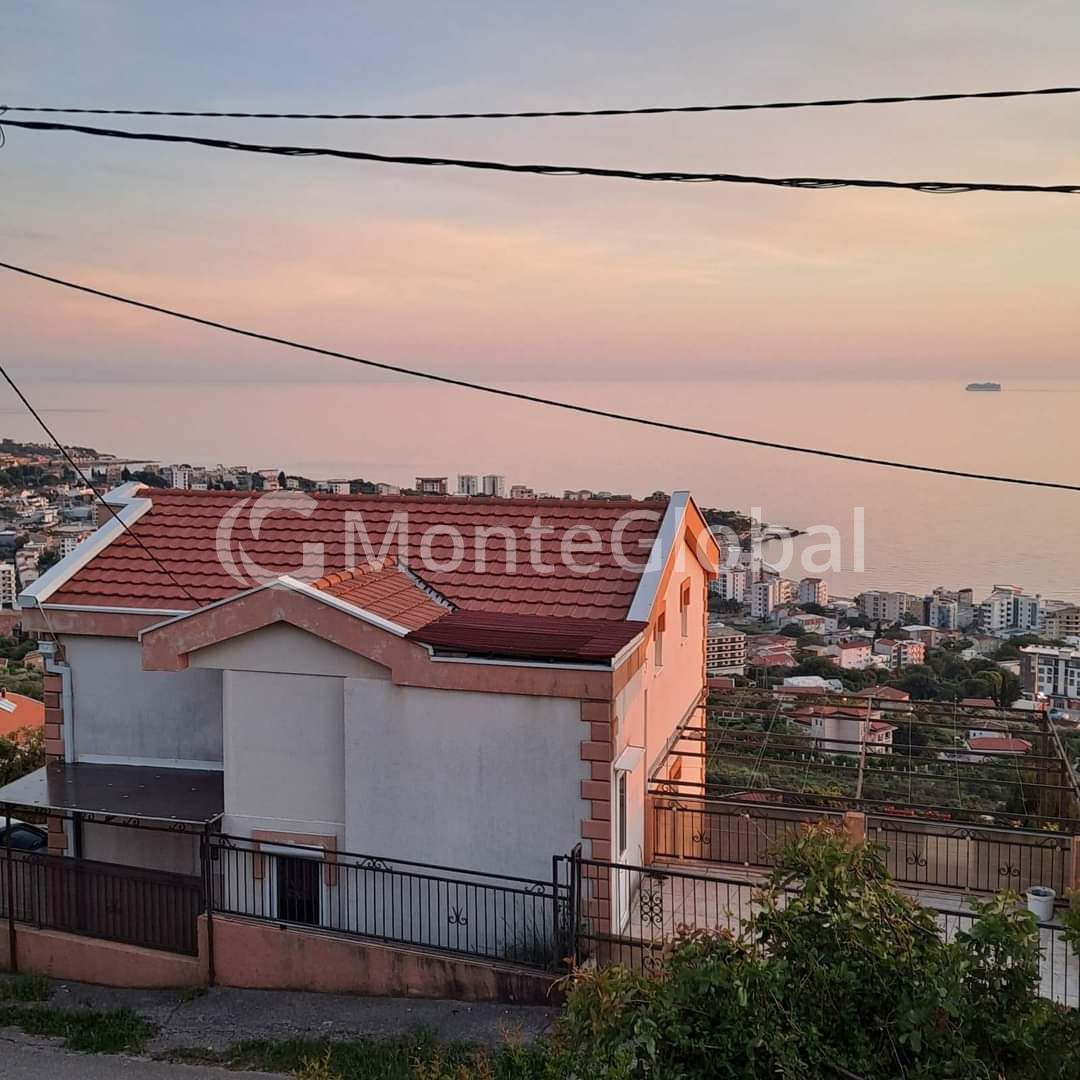 House in Dobra Voda, Montenegro, 201 m² - picture 1