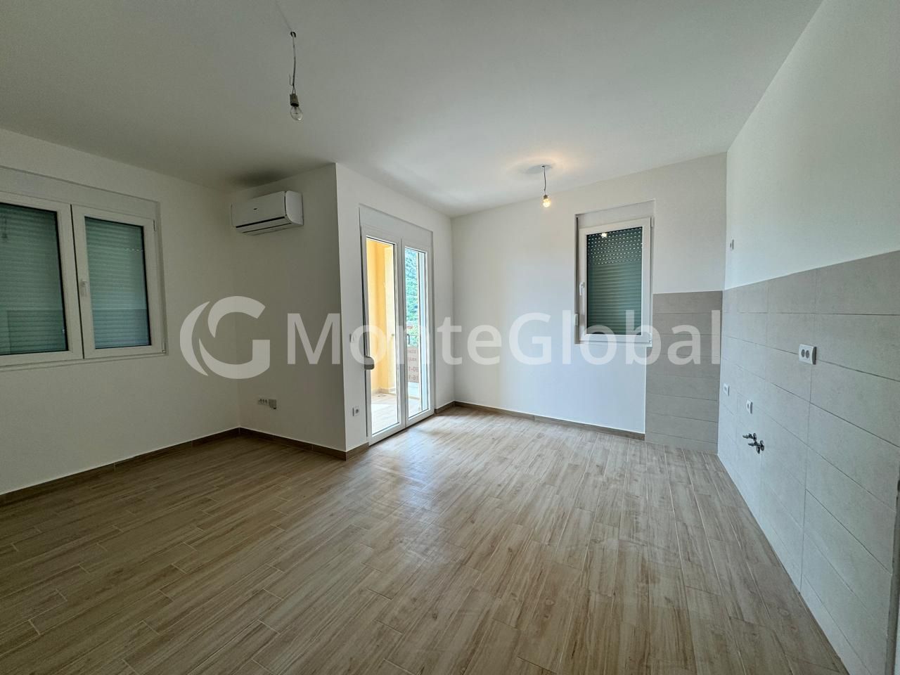 Piso en Sutomore, Montenegro, 42 m² - imagen 1