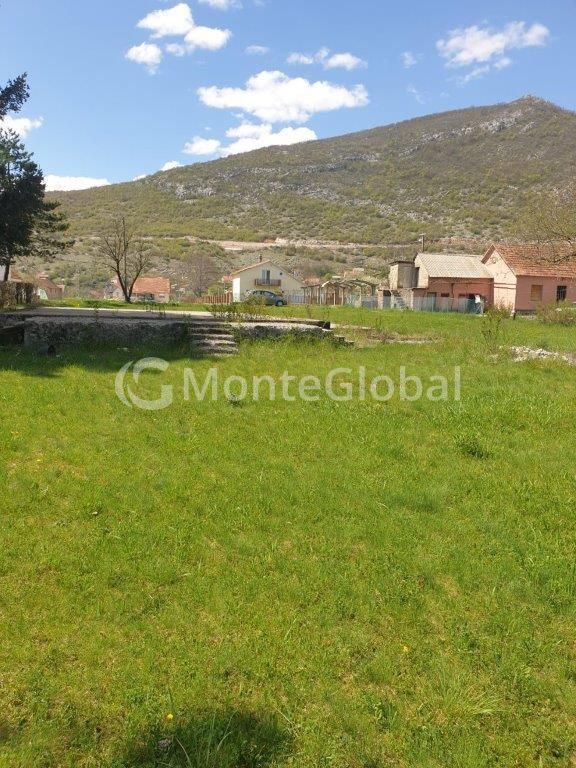 Terrain à Nikšić, Monténégro, 4 893 m² - image 1