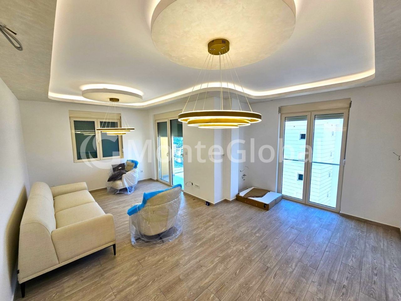 Appartement à Becici, Monténégro, 75 m² - image 1
