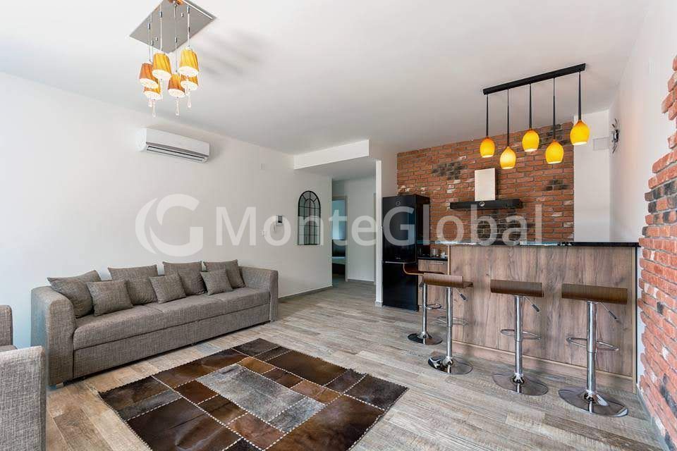 Piso en Becici, Montenegro, 63 m² - imagen 1